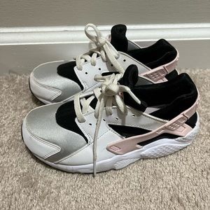 Kids Nike Sneakers Huarache - Black, Silver, and Pink